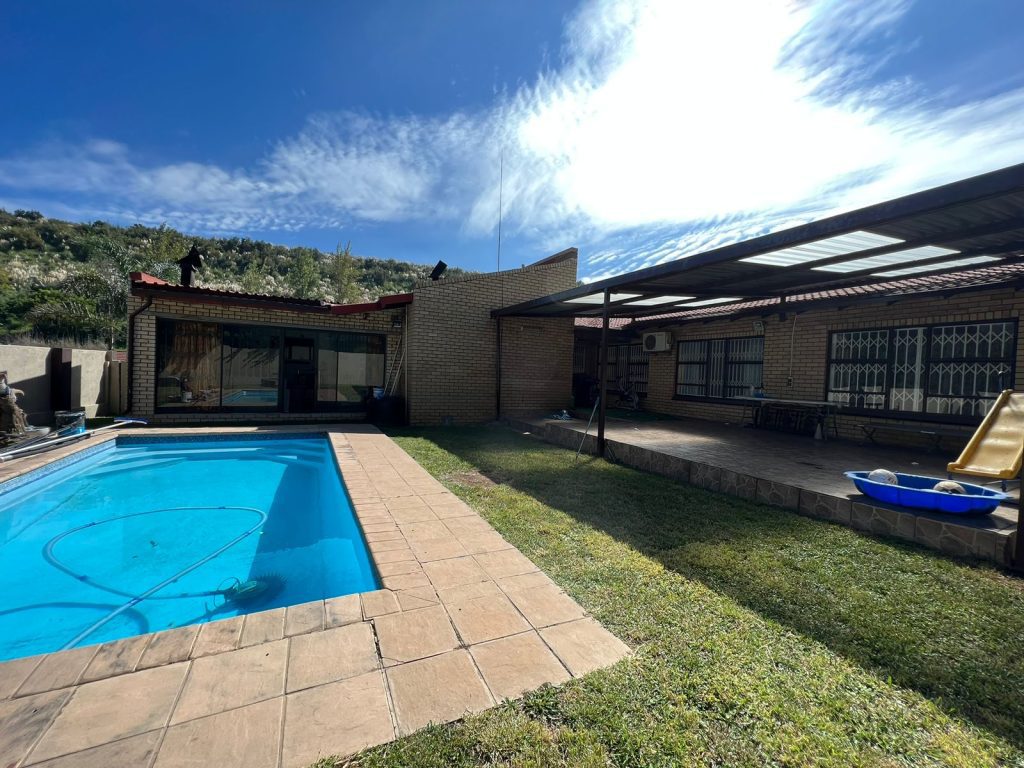 3 Bed 2 Bath House In Croydon, Kempton Park AuctionAll